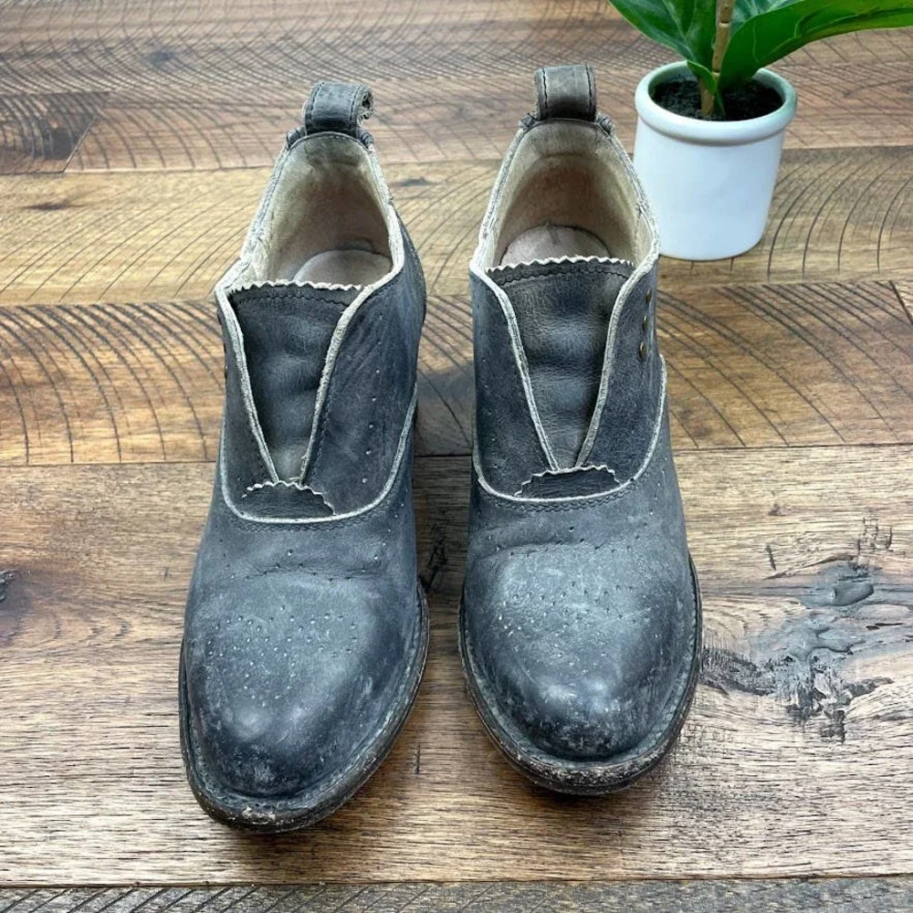 Stylish Black Ankle Boots - Picture 6 of 8